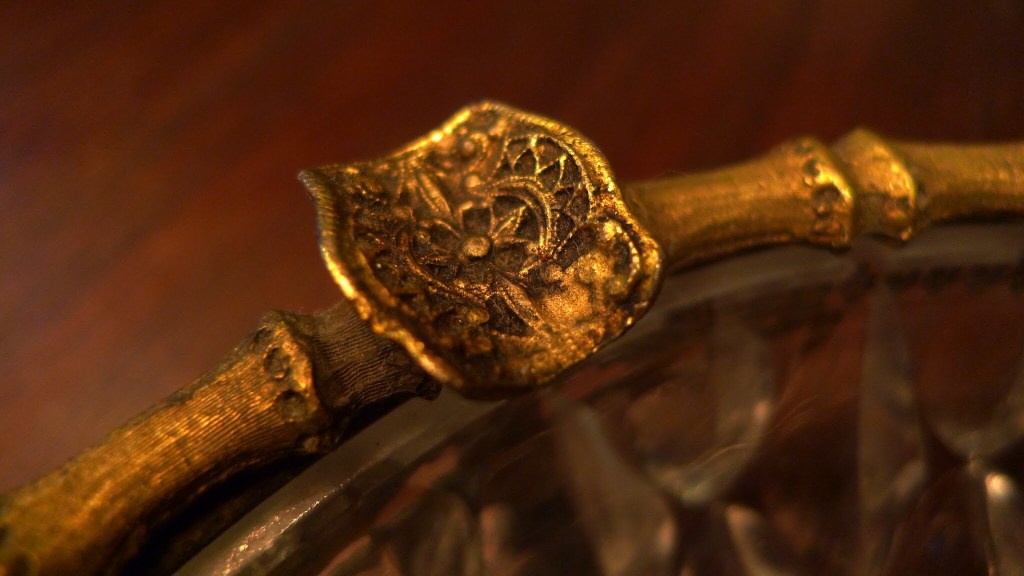 Hollywood Regency Ashtray&nbsp;(detail)