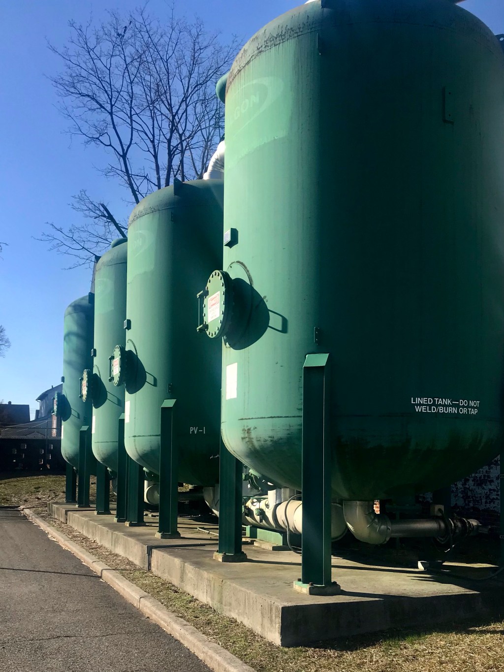 Do not weld/burn or&nbsp;tap