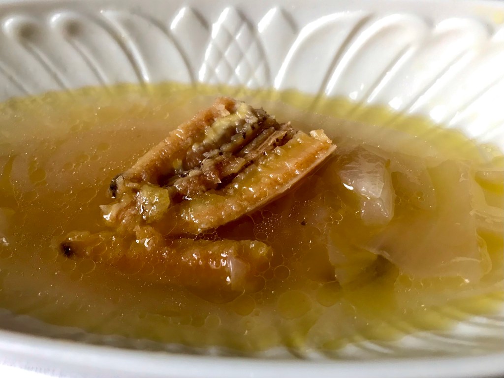 Plantain with onion and olive oil, in white wine —&nbsp;simple