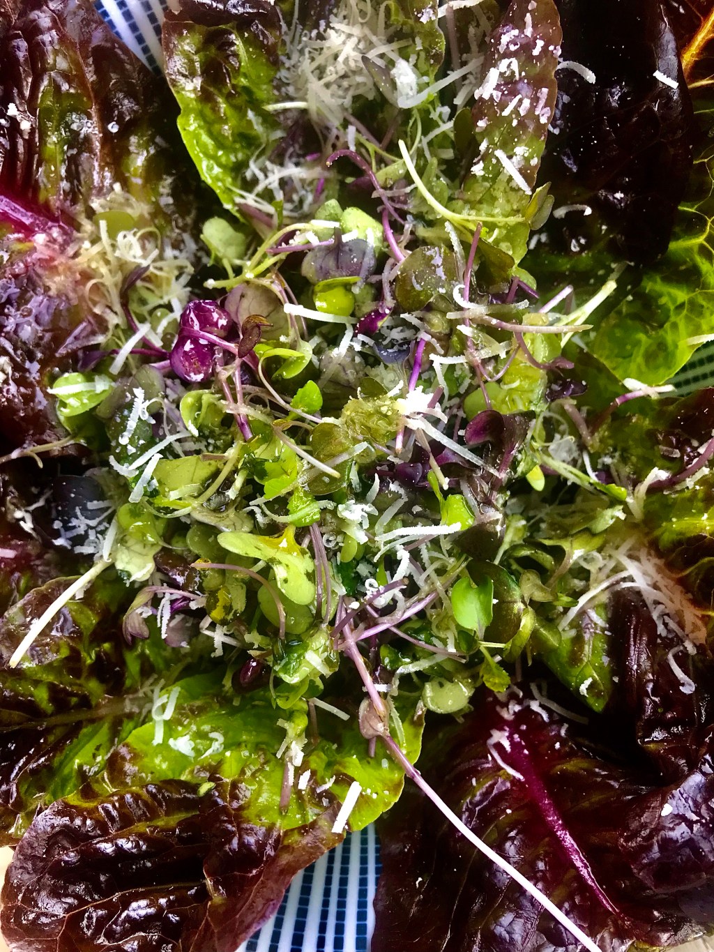 On the tension of&nbsp;lightness