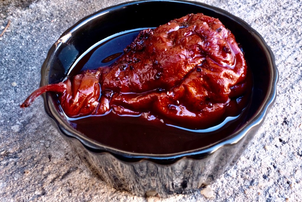 Pear baked in red wine and&nbsp;spices