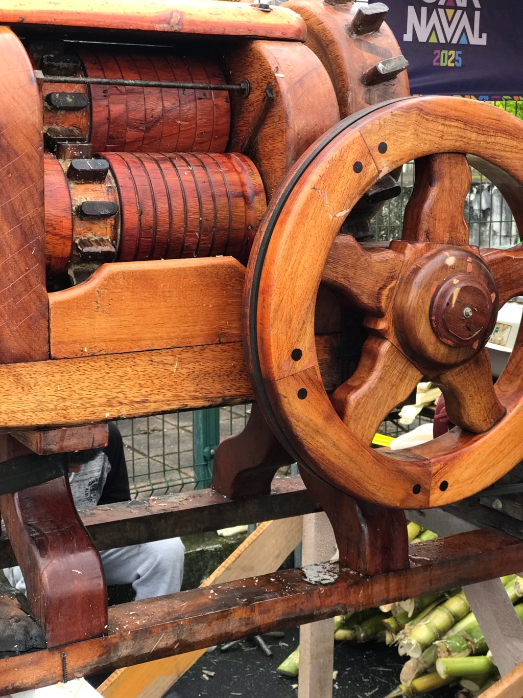 Wooden juicer for sugar&nbsp;cane